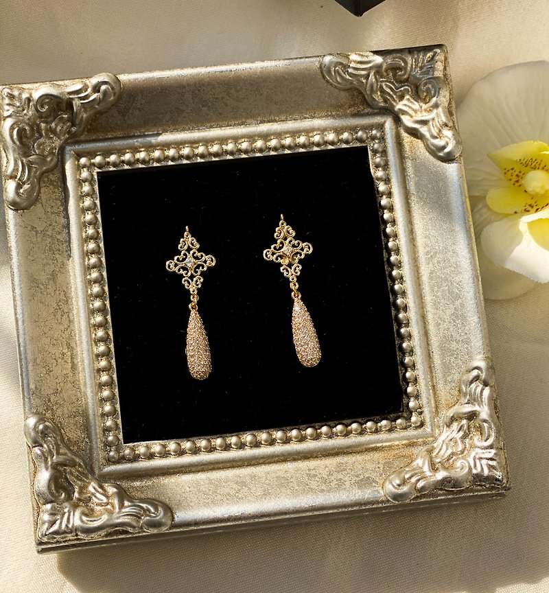 RURI | golden diamond shaped flower-elegant retro Stone drop earrings Clip-On - ต่างหู - เครื่องประดับ สีทอง