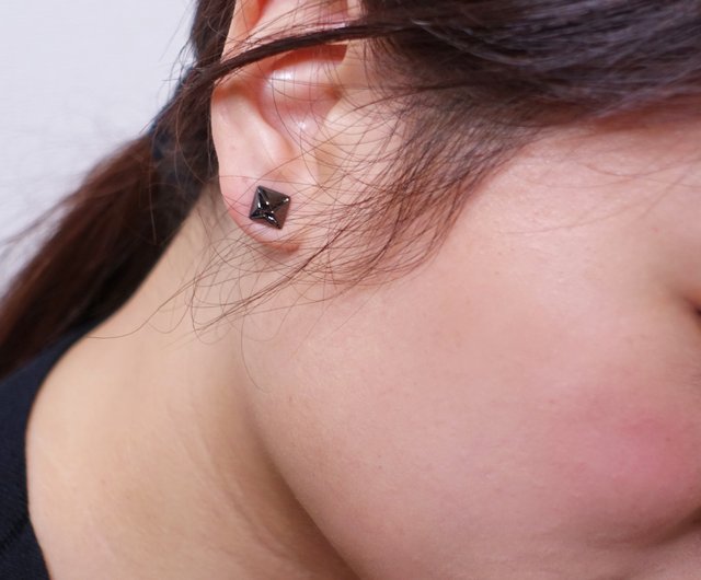 K14ダイヤモンドピアス BETTINA JAVAHERI ベッティーナ K14