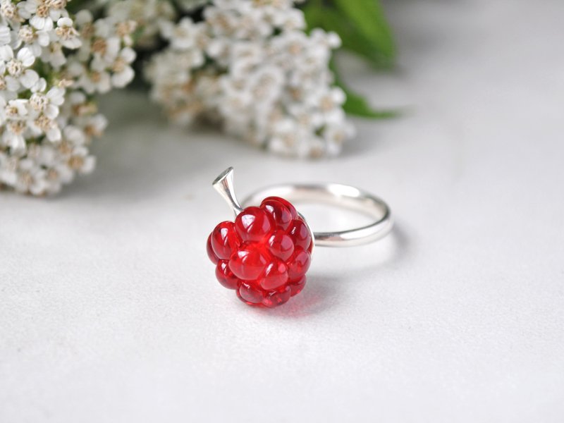 Red raspberry ring Silver food ring Friut ring - แหวนทั่วไป - แก้ว สีแดง