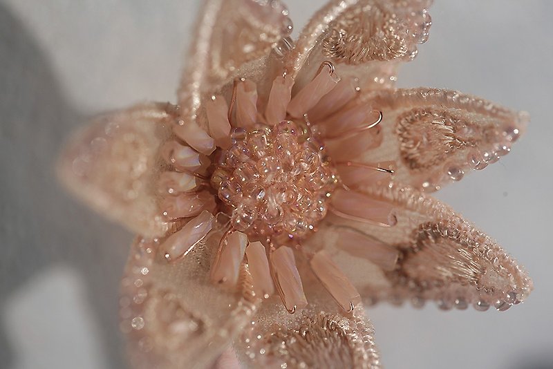 Protea/Romantic Pink Brooch - Brooches - Other Materials Pink