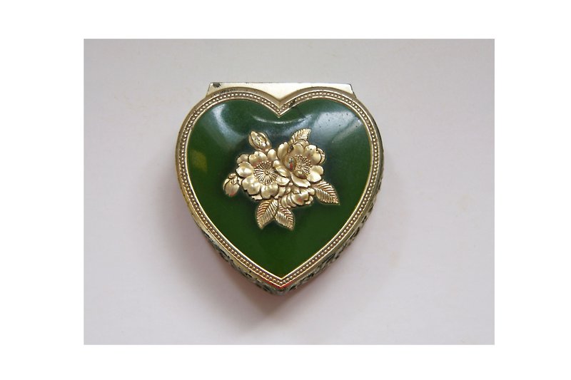 Retro carved small heart-shaped jewelry box - Storage - Paper 