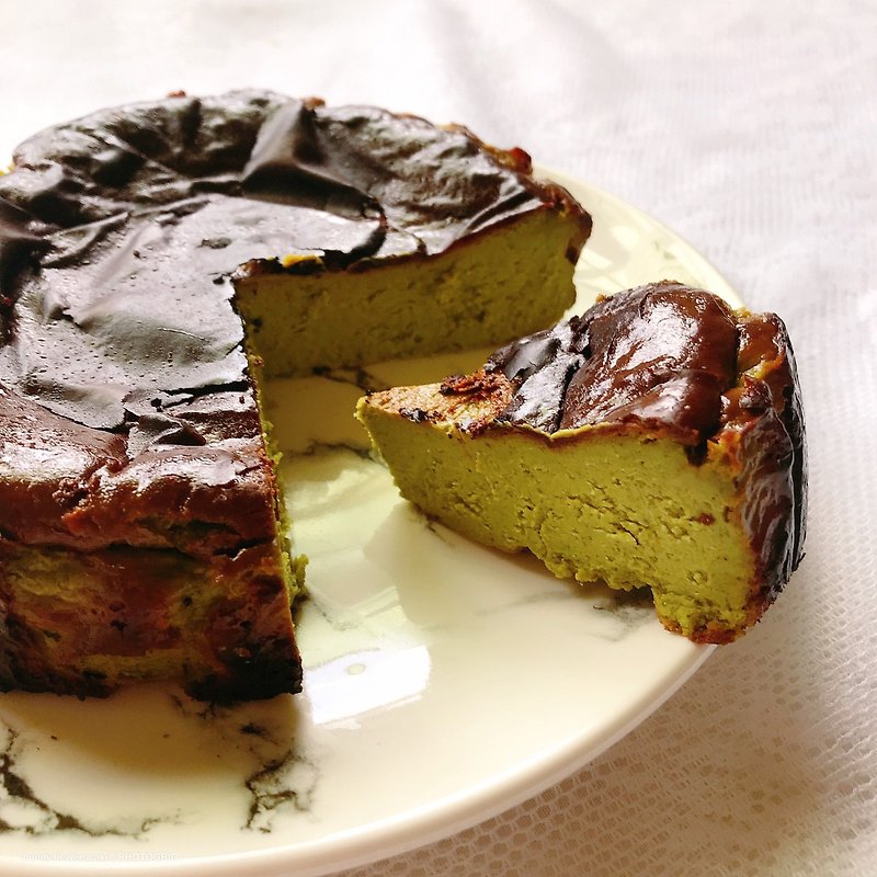 Koyama Garden Matcha Basque Cake - เค้กและของหวาน - อาหารสด สีเขียว