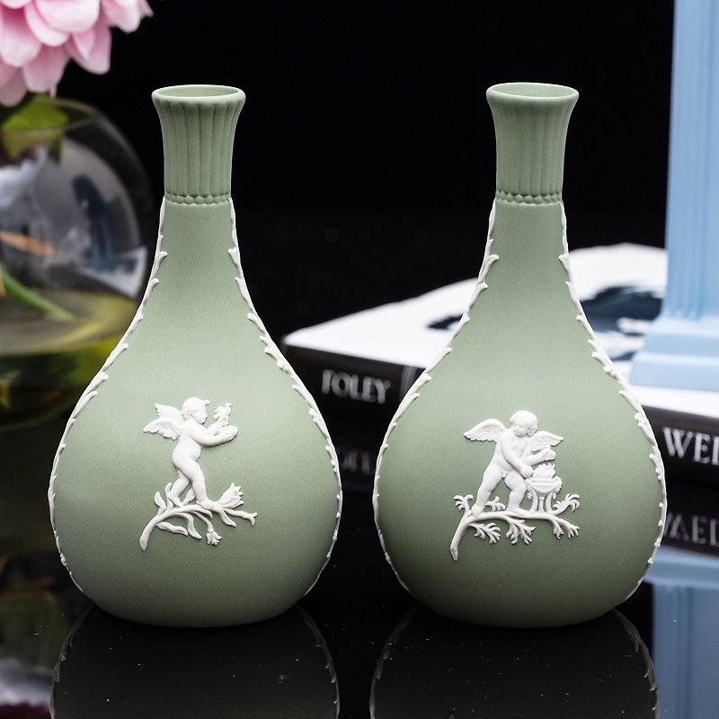 British made Wedgwood jasper relief Greek mythology Cupid green ceramic vase flower arrangement - Pottery & Ceramics - Porcelain 