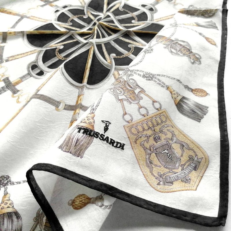 Trussardi Vintage Handkerchief Tassel Antique Wands 20 x 20 inches - 絲巾 - 棉．麻 黑色