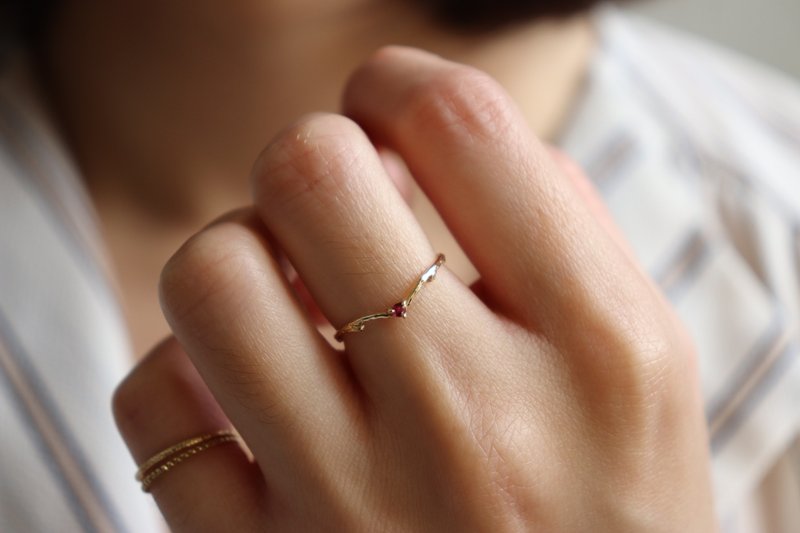 [Flower bed a kadan series] V-shaped branch Gemstone ring - แหวนทั่วไป - เครื่องประดับ สีทอง