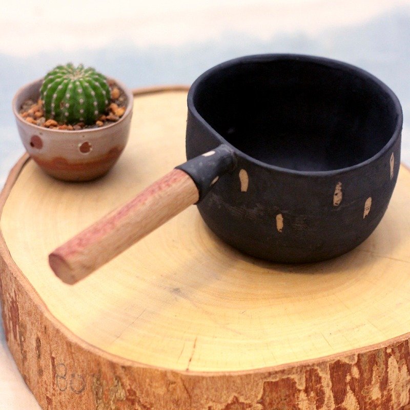 3.2.6. studio: Handmade ceramic coffee cup with wooden handle. - 花瓶/花器 - 陶 黑色