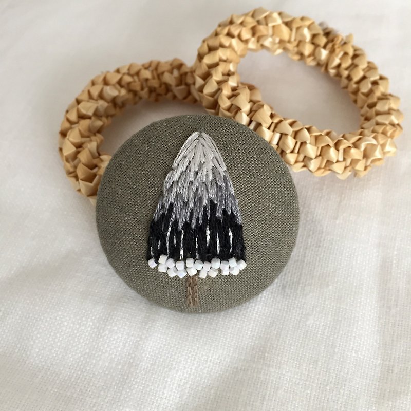 Brooch / hand embroidery / winter trees - Brooches - Thread Gray
