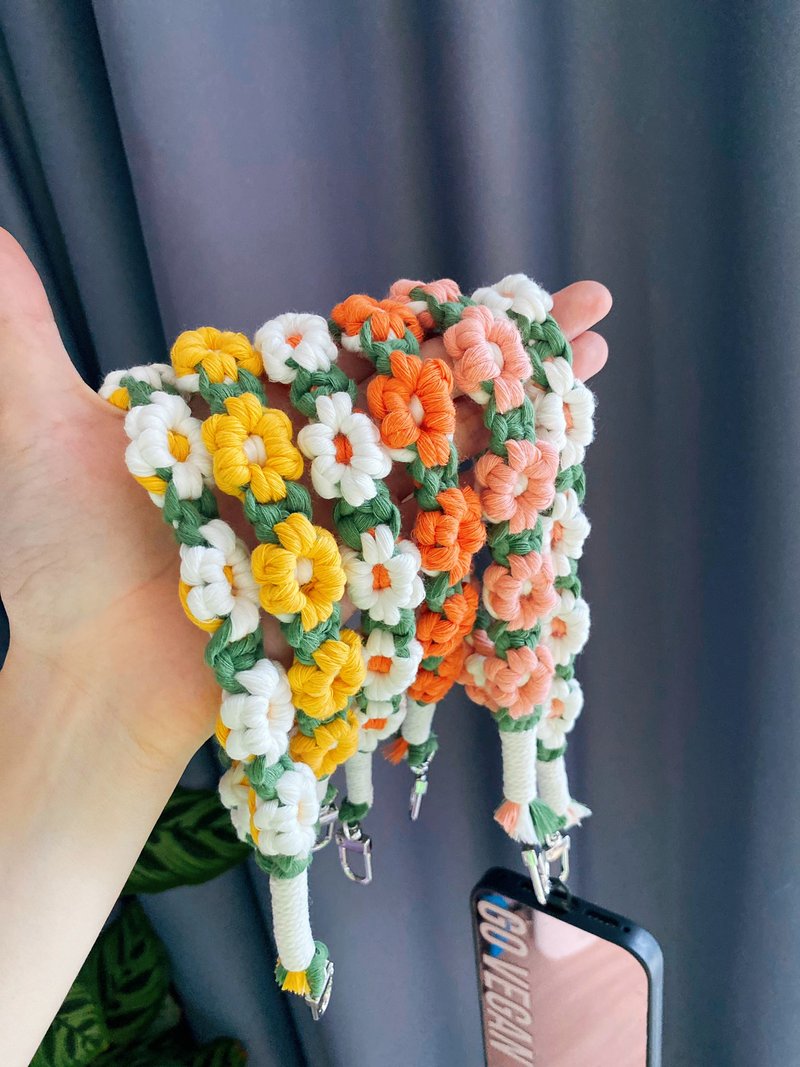 Macrame | Flower Phone Wrist Strap | Key ID Lanyard | Key Ring - เชือก/สายคล้อง - ผ้าฝ้าย/ผ้าลินิน หลากหลายสี