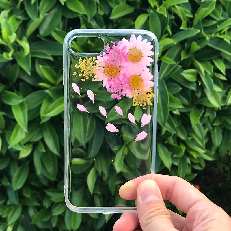 iPhone 7 Dry Pressed Flowers Case Pink Daisy Colourful Flower case 032 - เคส/ซองมือถือ - พืช/ดอกไม้ สึชมพู