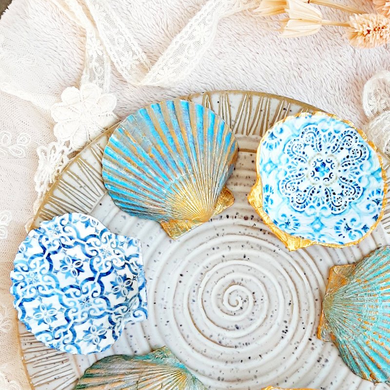 Scallop Shell Ring Dish | Windmills | Antique Vintage Tile Pattern |Trinket Tray - ของวางตกแต่ง - วัสดุอื่นๆ สีน้ำเงิน