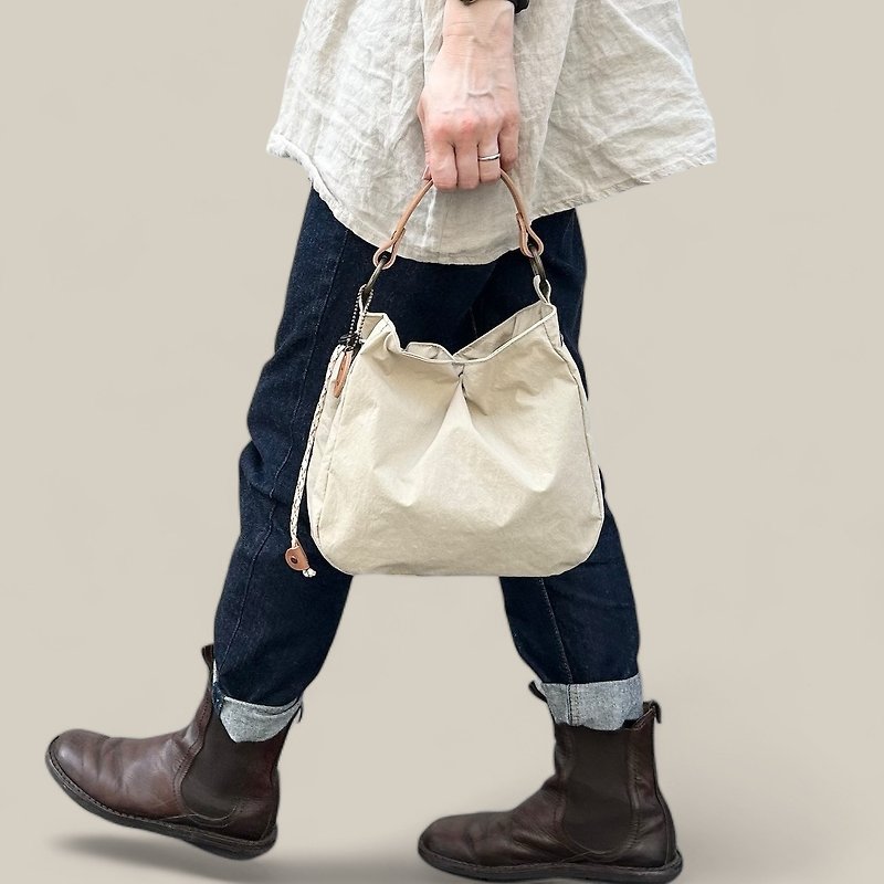 BALON mini off-beige KONBU water-repellent nylon bag - กระเป๋าแมสเซนเจอร์ - ไนลอน สีกากี