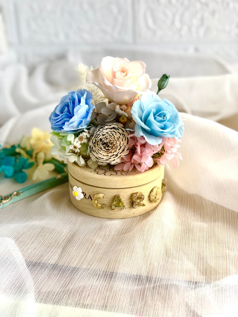 Ask before purchasing Xiaoxiangfeng Preserved Flower Rotating Music Box Custom Product Global Limited Edition Comes with Gift Box - โคมไฟ - วัสดุอื่นๆ 