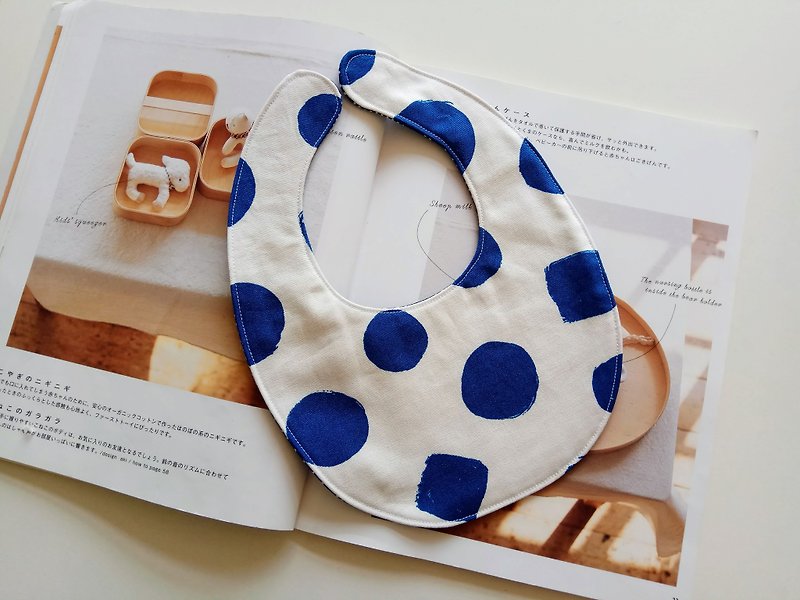 日本布 藍色塗鴉 圍兜 彌月禮物 寶寶圍兜 嬰兒圍兜  蛋形圍兜 - 彌月禮盒 - 棉．麻 藍色