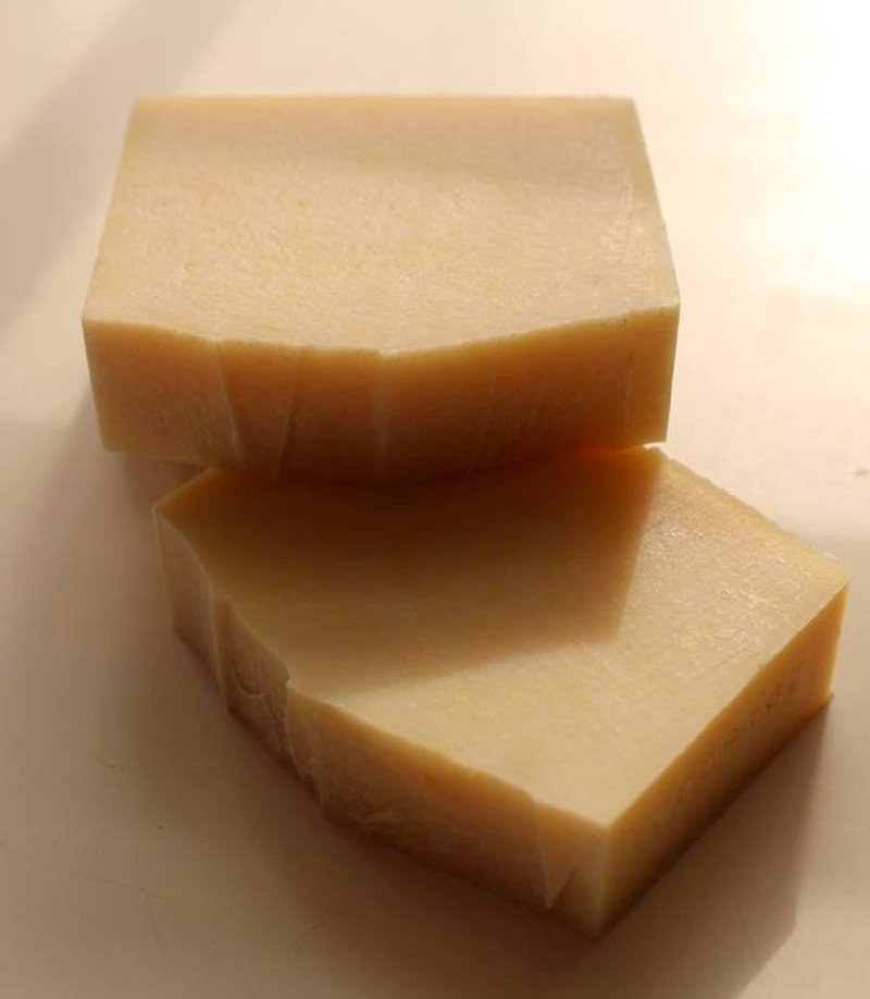 馬鈴薯家事皂 ▥ 乳油木果脂護手配方 - 護手霜/手足保養 - 植物．花 金色