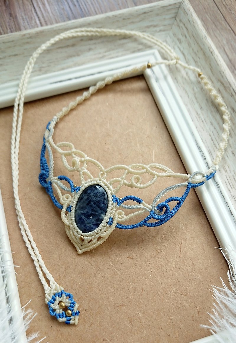 Misssheep N85 - Handcrafted Macrame necklace with Sodalite - สร้อยคอ - วัสดุอื่นๆ สีน้ำเงิน