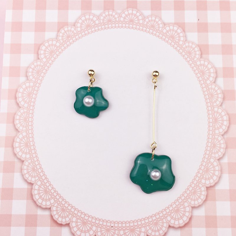 Spring day small wildflower earrings - ต่างหู - เรซิน 