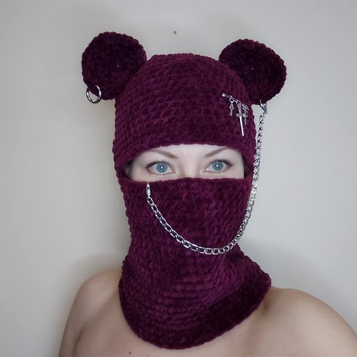 Alternative Crochet Boutique 瘋狂熊巴拉克拉法帽鉤針編織。 帶熊耳朵的哥特式巴拉克拉法帽
