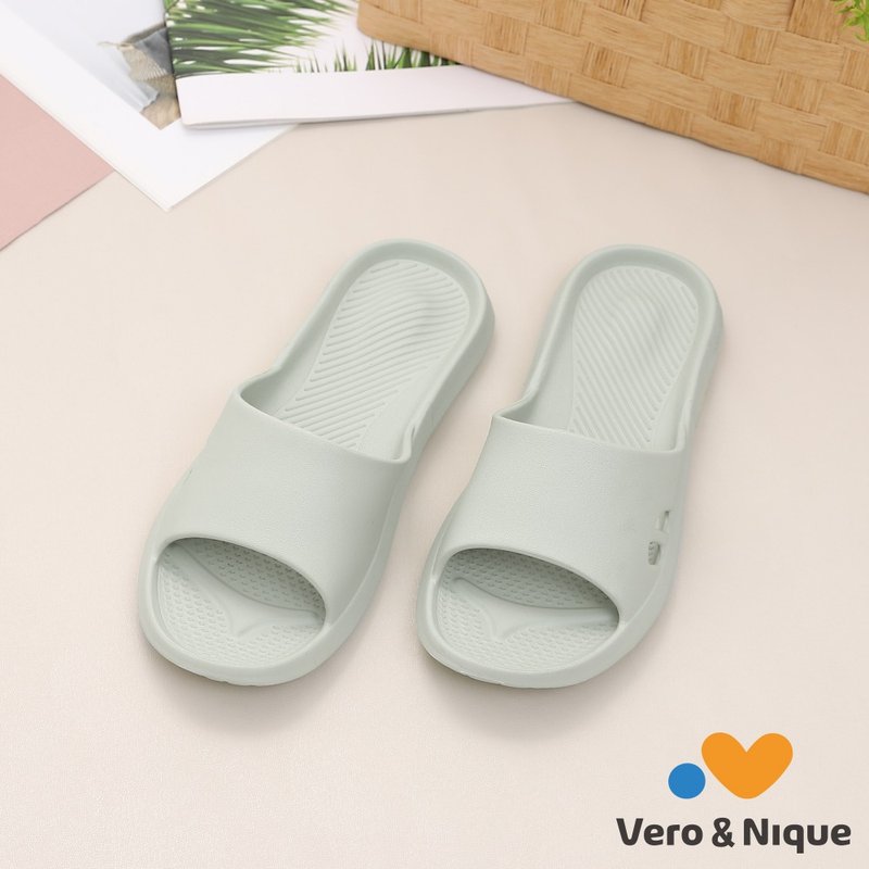 [Veronica] New color super lightweight pressure-free life slippers - mint green - รองเท้าแตะในบ้าน - พลาสติก สีเขียว