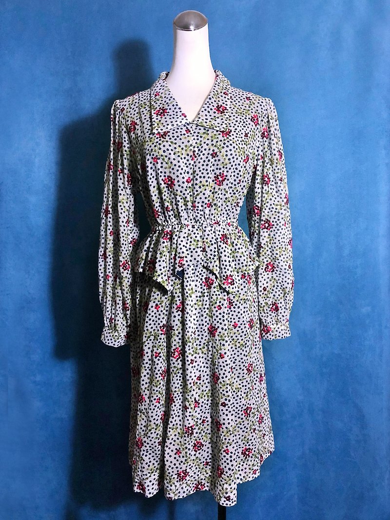 Full embroidered ruffled light antique long-sleeved dress / bring back VINTAGE abroad - One Piece Dresses - Polyester White