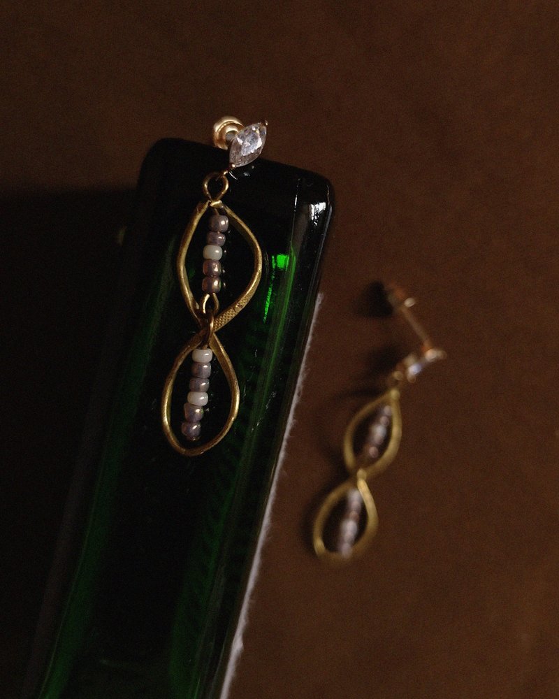 馬眼鋯石八字垂墜耳環 【限量】 - 耳環/耳夾/耳骨夾 - 銅/黃銅 多色