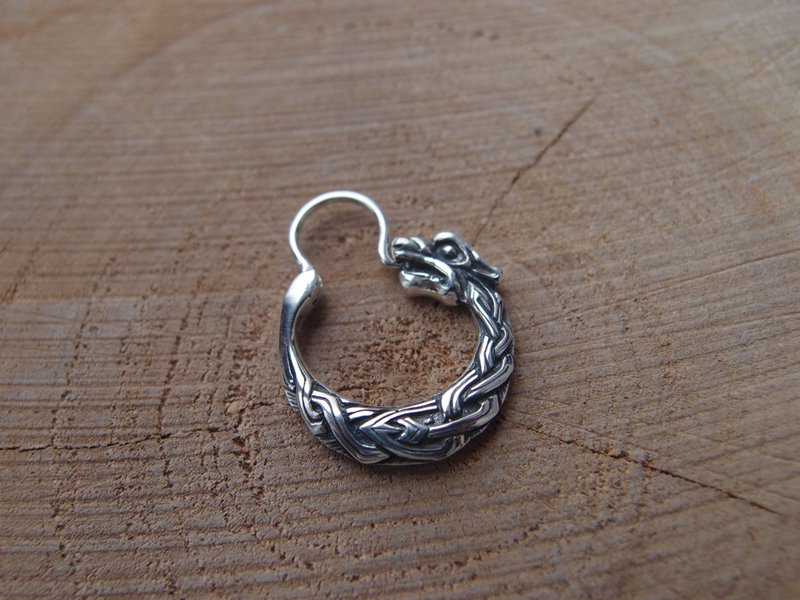 Fenrir wolf viking hoop earring for men 19mm Sterling Silver men jewelry - ต่างหู - เงินแท้ สีเงิน