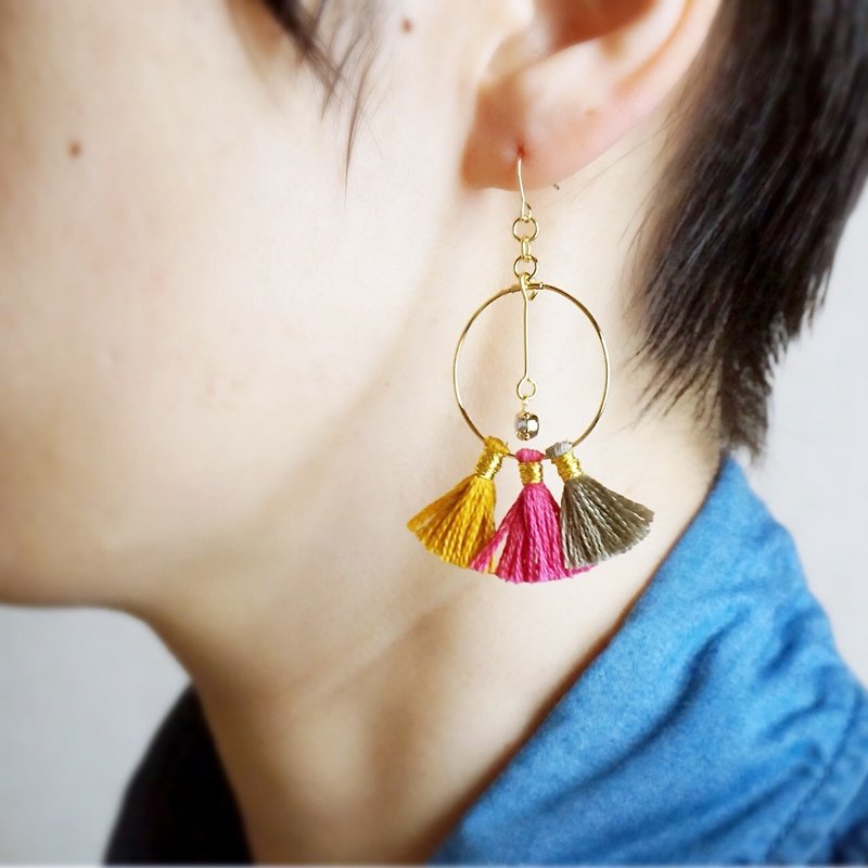 オリジナルタッセルピアス modern - 耳環/耳夾 - 繡線 粉紅色