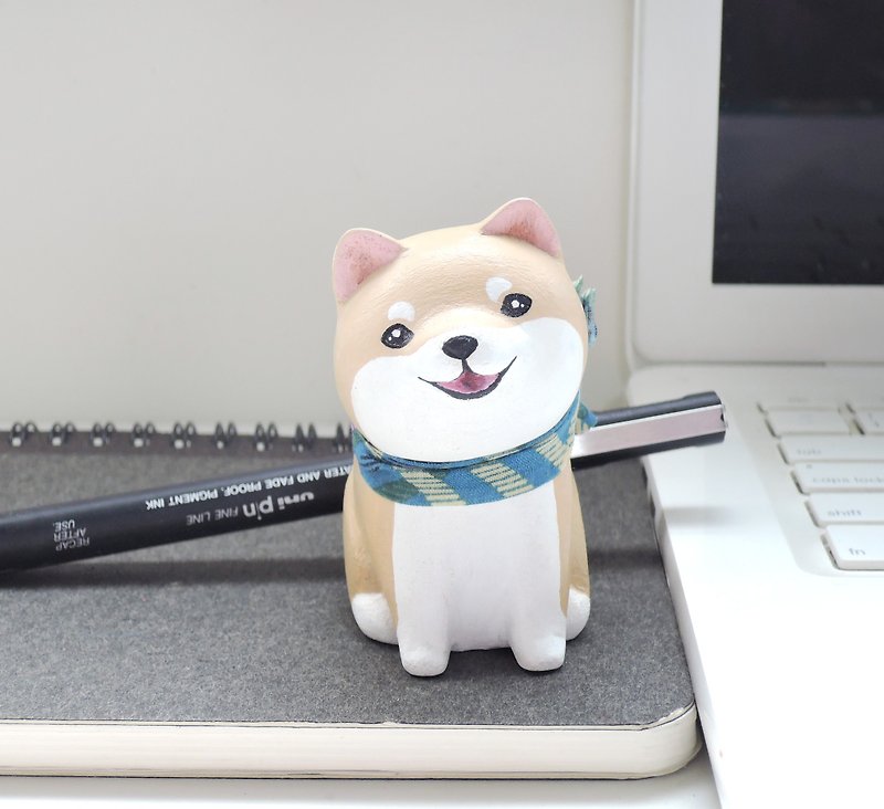 Small Shiba Inu doll with crooked head, bun face, pen holder, paperweight decoration, handmade wooden healing small wood carving - Items for Display - Wood Khaki