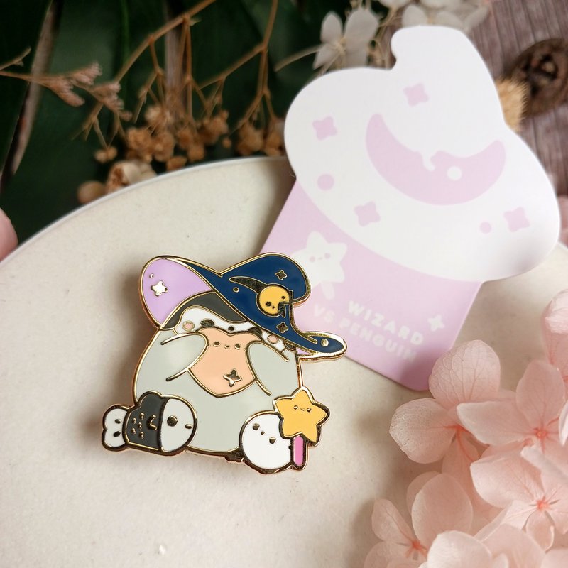 Gray Wizard Penguin Brooch - เข็มกลัด - โลหะ 