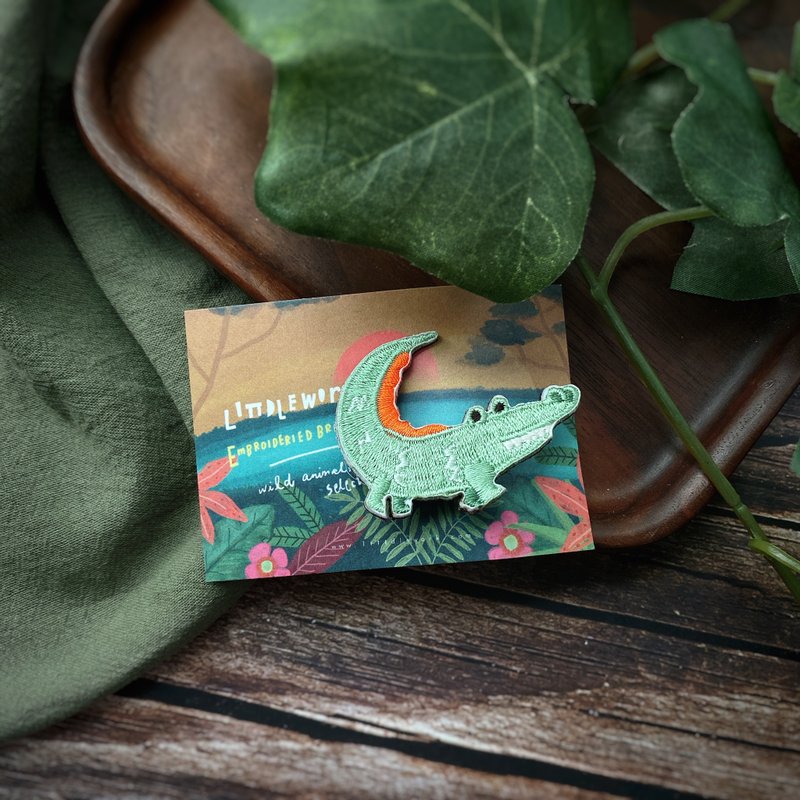刺繡燙貼/別針 | 野生動物 | 鱷魚 |  Littdlework - 徽章/別針 - 繡線 多色