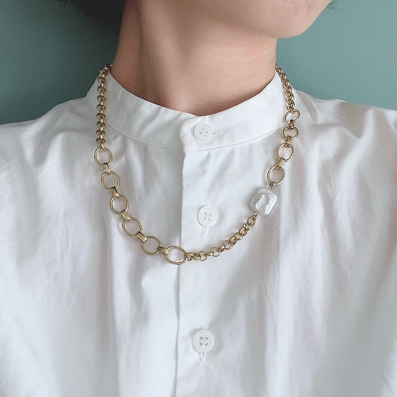 Baroque pearl volume chain necklace - สร้อยคอ - สแตนเลส สีทอง
