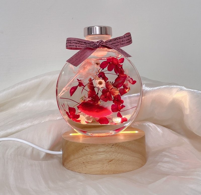 聖誕節禮物/交換禮物/浮游花夜燈/女神/紅色繡球花永生花 - 花藝/盆栽/植栽 - 其他材質 