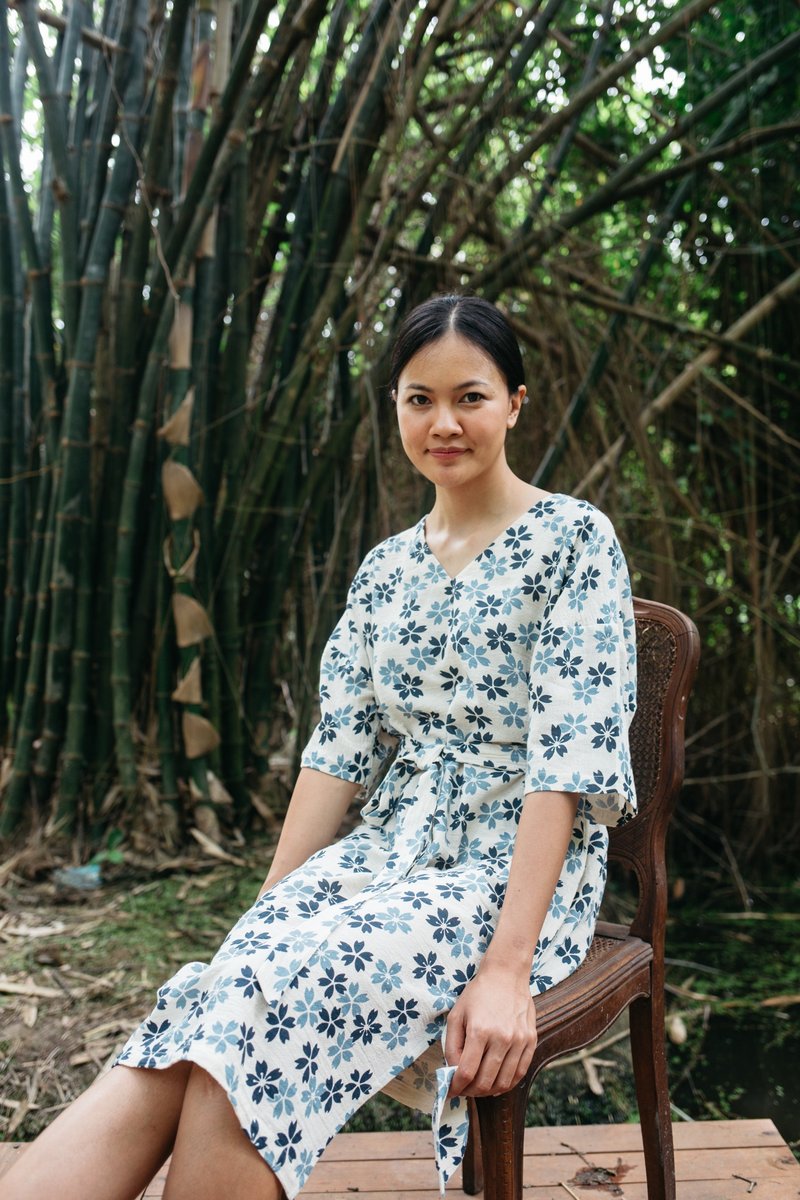 Mulmul sakura v-neck dress - 洋裝/連身裙 - 棉．麻 藍色