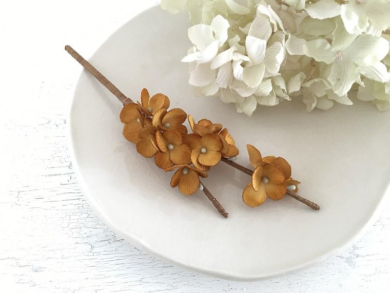 Twig brooch. -Antique yellow- - Brooches - Cotton & Hemp Yellow