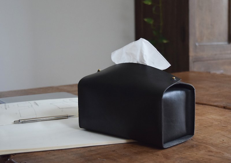 【Desktop tray】Vegetable tanned leather / daily necessities / facial tissue cover / black / caramel color / nude color - กล่องทิชชู่ - หนังแท้ สีดำ