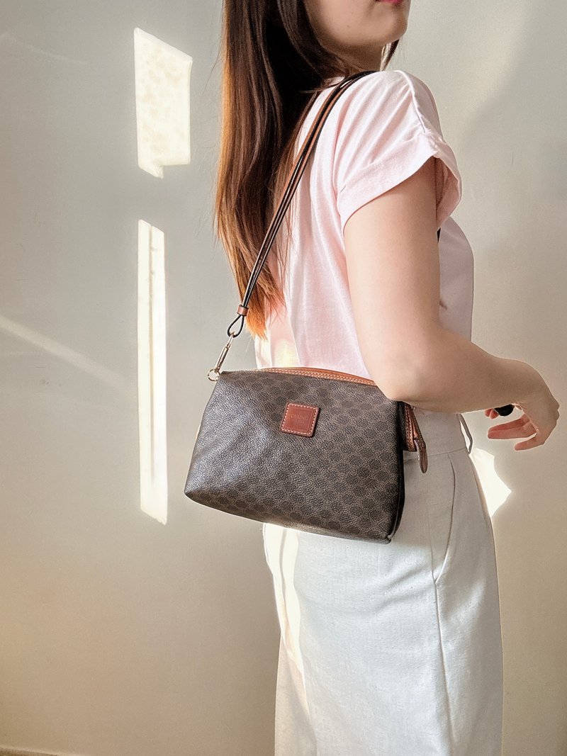中古正品 Celine Macadam 凱旋門老花雲朵包 腋下包 斜背包 復古 - 側背包/斜背包 - 防水材質 咖啡色