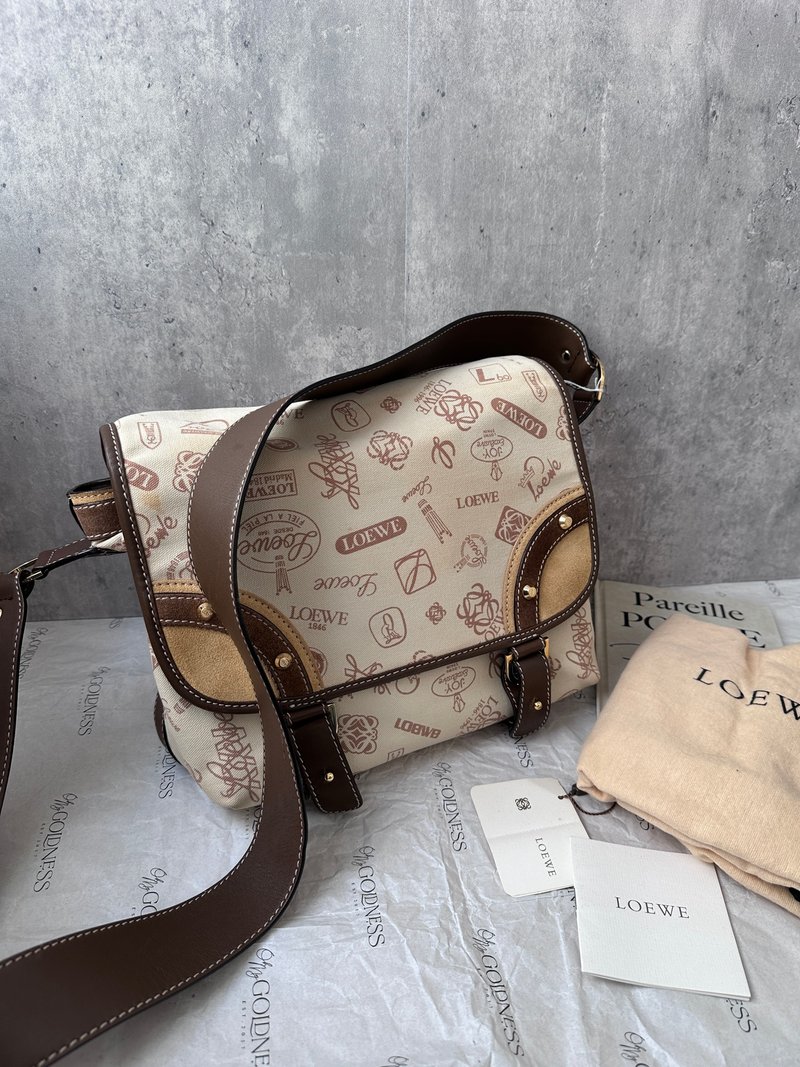 中古包 LOEWE 羅意威 160週年紀念款餅乾斜背包 - 手提包/手提袋 - 真皮 卡其色