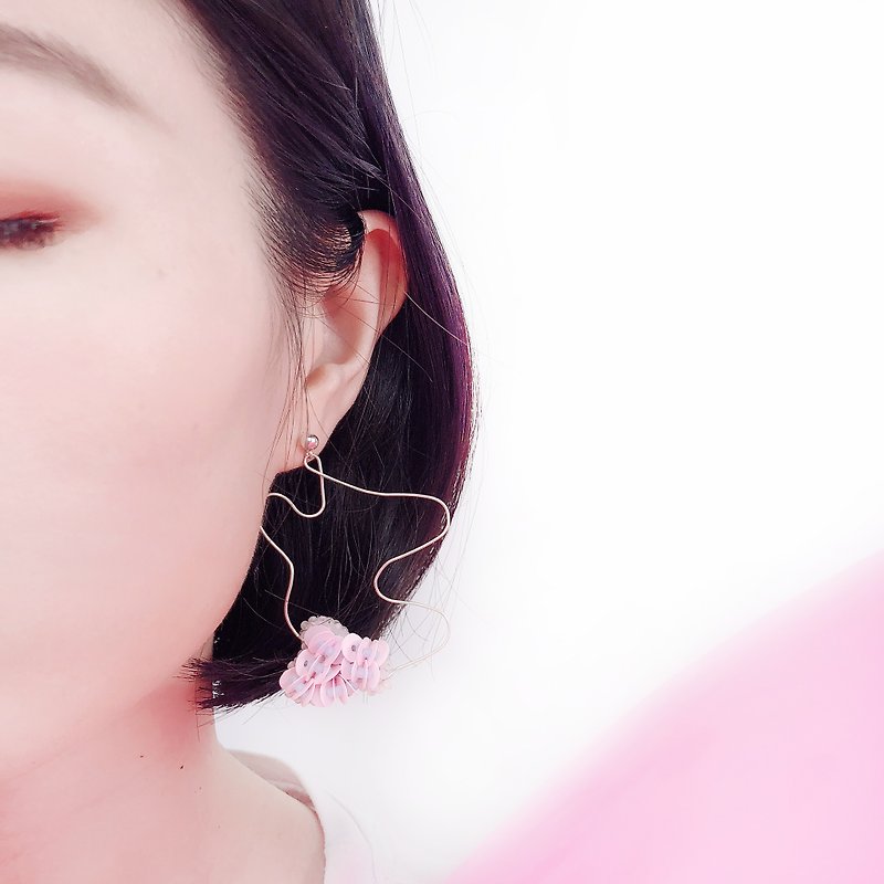 粉色記憶系列 不規則 立體 珠繡 不對稱 耳環耳夾 - 耳環/耳夾 - 純銀 粉紅色