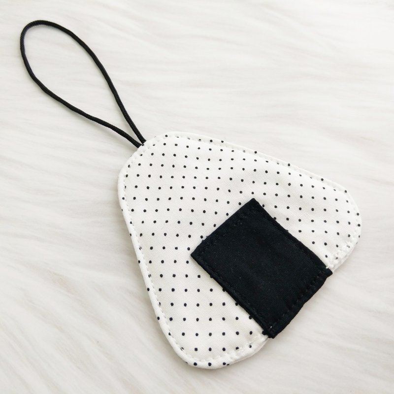 【3 pieces】Triangular rice balls. Slightly thick touch name tag charm. Customized Chinese and English names - อื่นๆ - ผ้าฝ้าย/ผ้าลินิน สีดำ