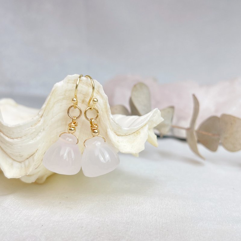 Handmade-natural chalcedony lotus earrings - ต่างหู - เครื่องเพชรพลอย 