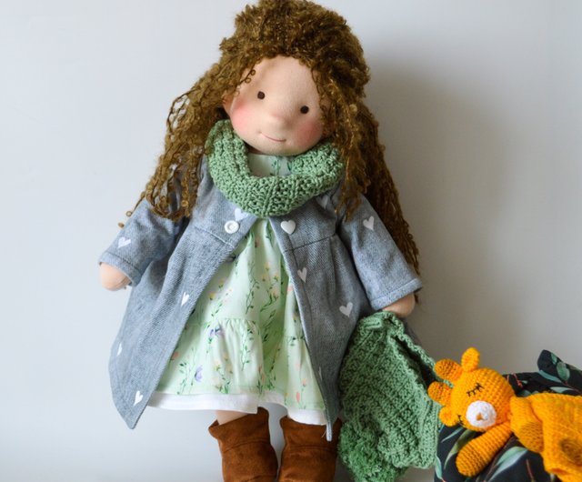 ウォルドルフ人形女の子 15 インチ (38 センチメートル) - 発送準備