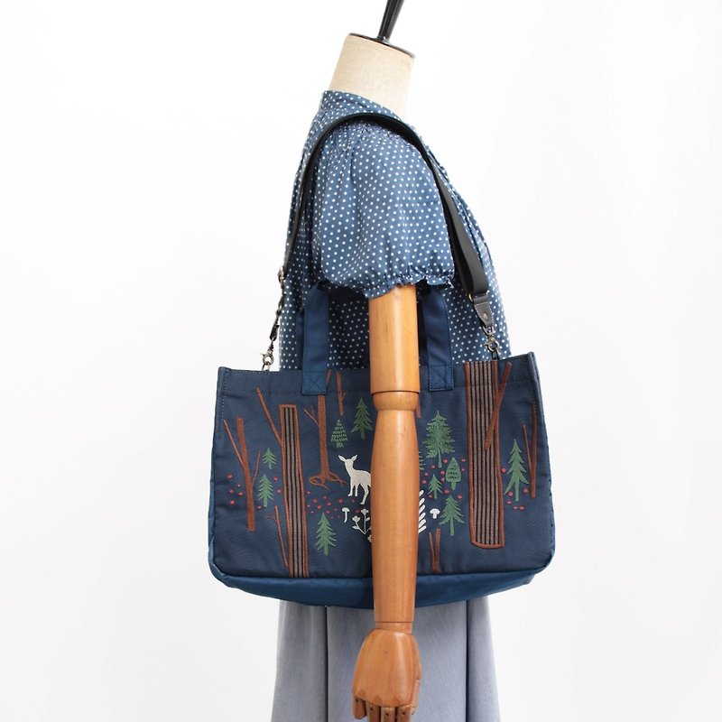 森の樹々刺繍・A4トート - 手提包/手提袋 - 尼龍 藍色