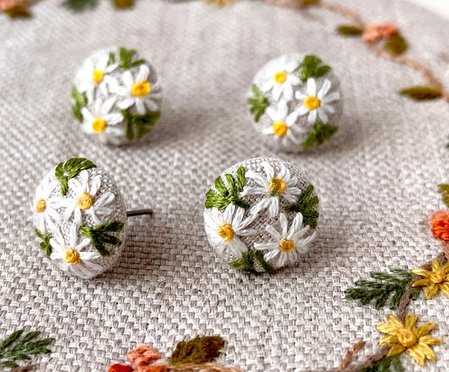 マーガレットピアス　片耳　花芯黄&花びら白 マーガレットピアス 片耳 花芯黄&花びら白 レディース