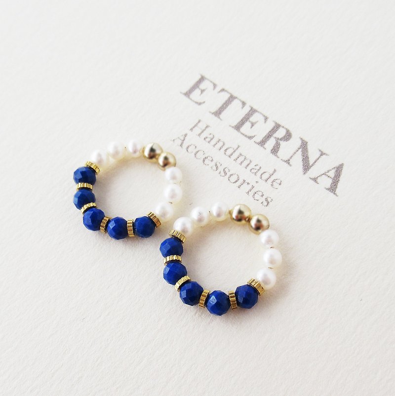 Fresh water pearl and lapis lazuli, tiny hoop earrings 夾式耳環 - Earrings & Clip-ons - Pearl White