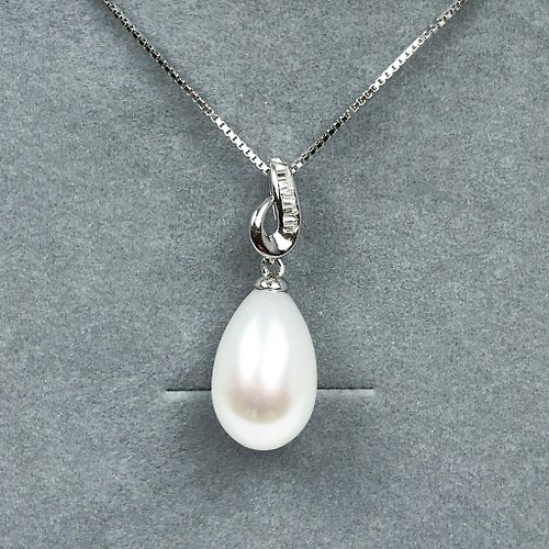 Soulrelle 珍珠館 。完美水滴。天然淡水珍珠。奶油白。鏡面珠光。925純銀項鏈。