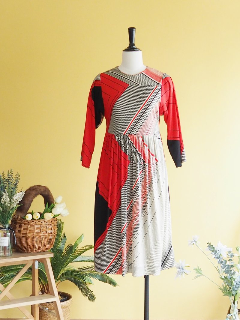 VINTAGE dress, size S, Unique retro line graphic - ชุดเดรส - เส้นใยสังเคราะห์ สีแดง