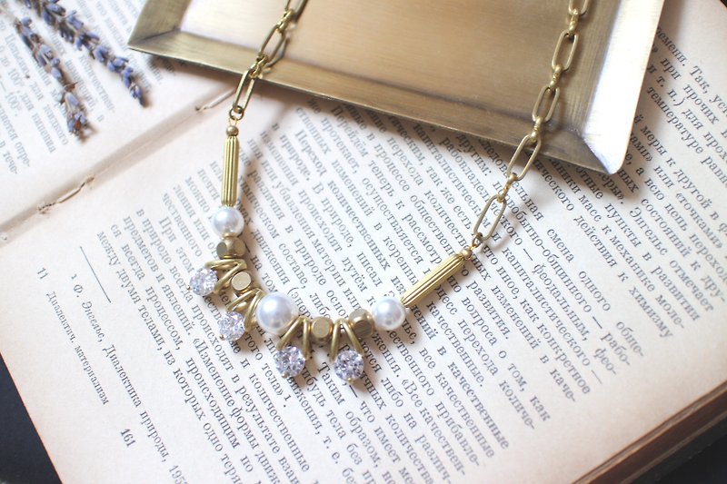 White moon light-zircon brass necklace - Necklaces - Other Metals Gold