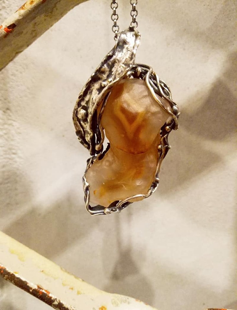 Natural stone Alxa heart agate silver hand-made pendant - Necklaces - Gemstone Orange