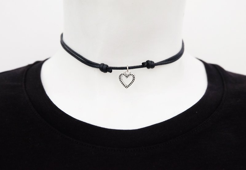 heart adjustable knot cord choker / necklace in black , waxed cotton cord - 項鍊 - 其他材質 黑色