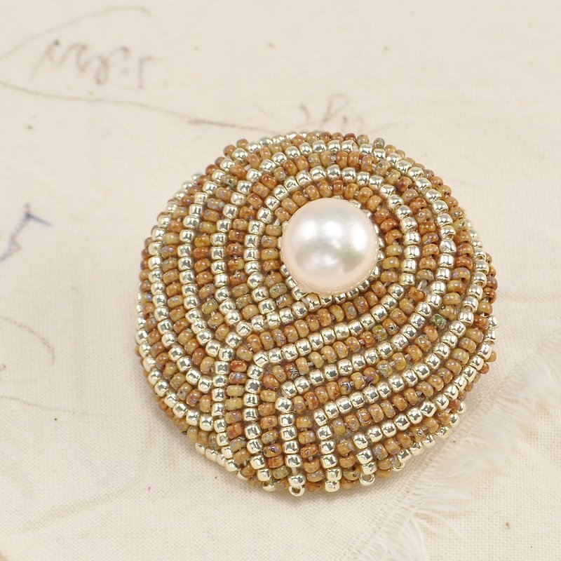 statement and sparkle beaded circle brooch, pearl brooch, vortex brooch , No.2 - เข็มกลัด - ไข่มุก ขาว