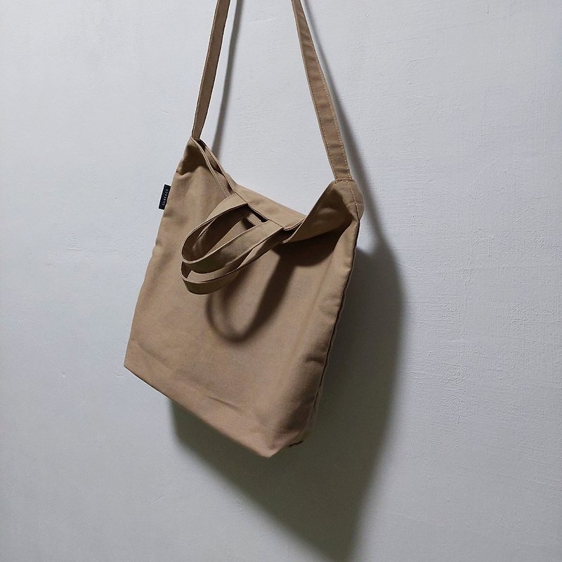 Neutral large-capacity canvas bag / Morandi color (milk tea Brown)-six colors - กระเป๋าแมสเซนเจอร์ - ผ้าฝ้าย/ผ้าลินิน 